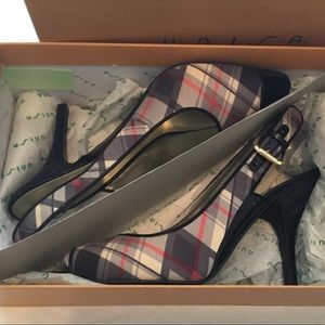 UNISA Unmirabelle Plaid Heels 7.5